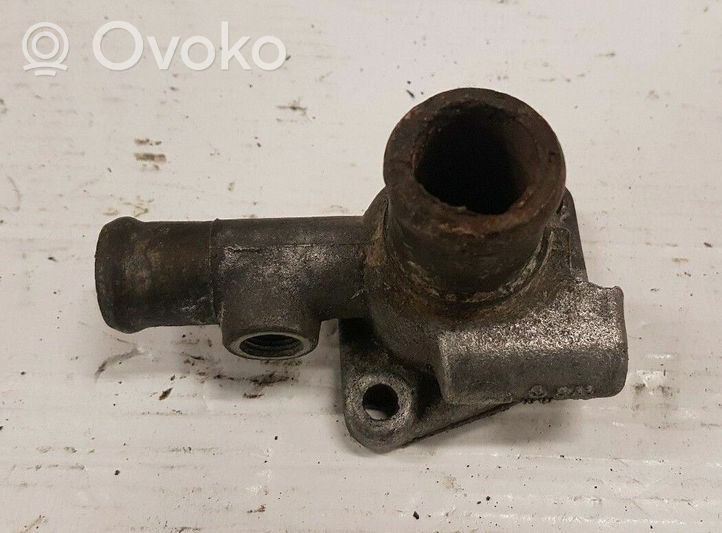 Volkswagen Scirocco Tuyau de liquide de refroidissement moteur 049121145B