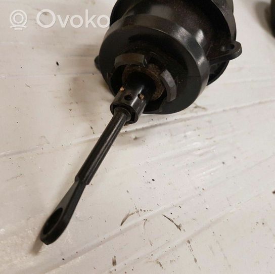 Volkswagen PASSAT B3 Vacuum valve vacuum