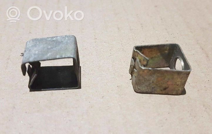 Volkswagen Golf I Muu etuoven verhoiluelementti BRACKET