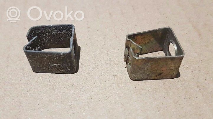 Volkswagen Golf I Muu etuoven verhoiluelementti BRACKET