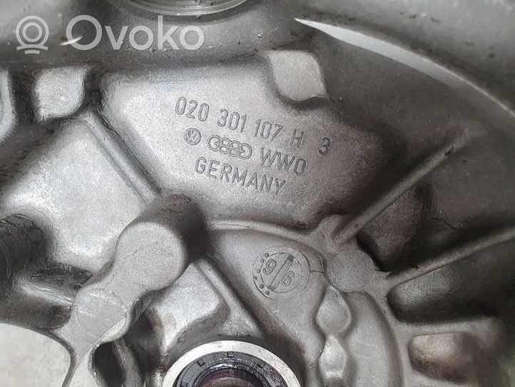 Volkswagen Golf II Manual 5 speed gearbox 020301107H