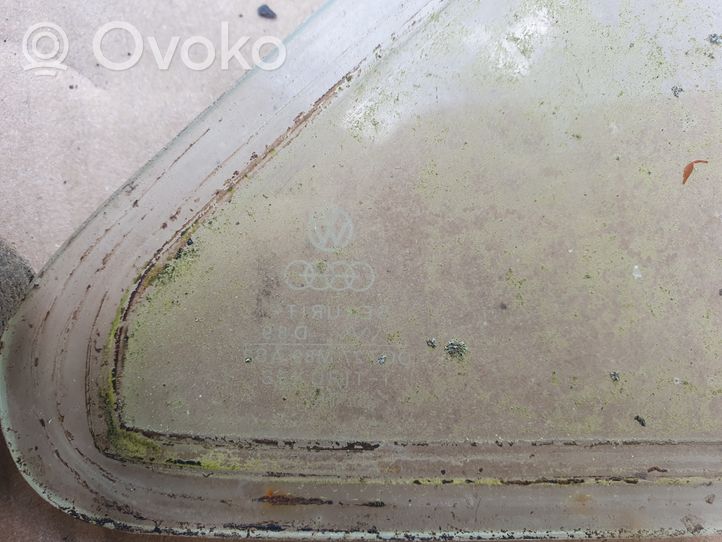 Volkswagen PASSAT Szyba karoseryjna drzwi 823845115