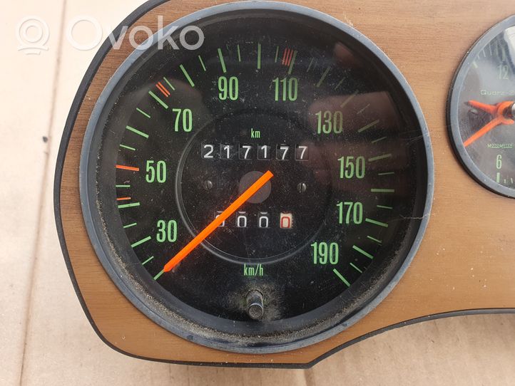 Volkswagen PASSAT Speedometer (instrument cluster) 321919330ED