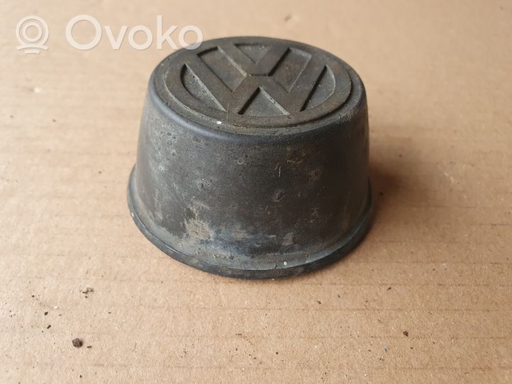 Volkswagen Golf I Original wheel cap 321601171A