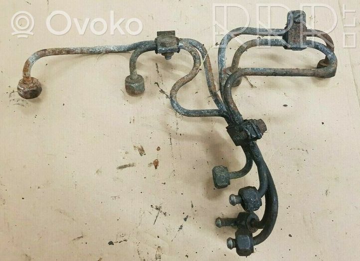 Volkswagen Golf II Fuel line pipe 068130303