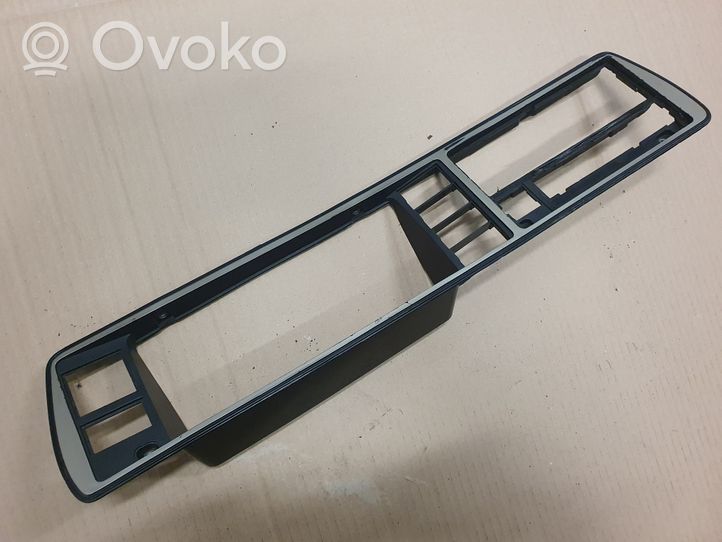 Volkswagen Jetta I Rivestimento del pannello 161867243