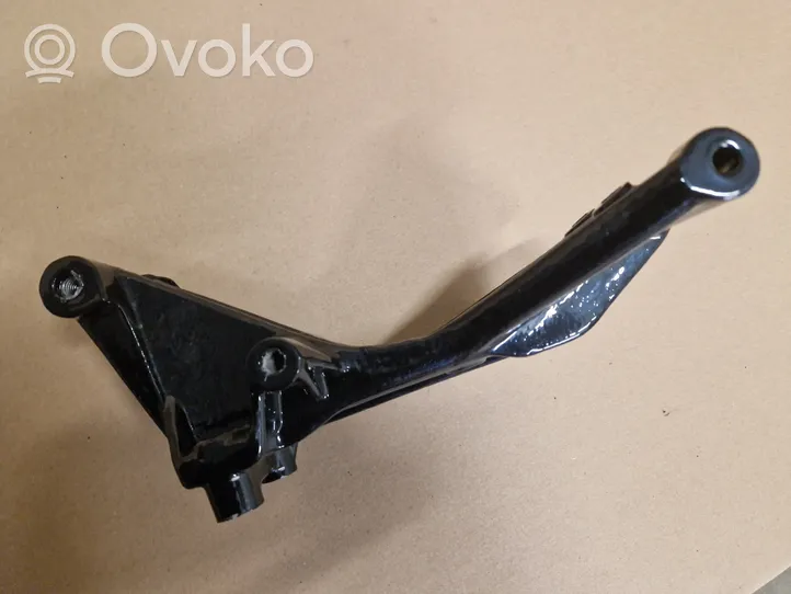 Volkswagen PASSAT B3 Support de compresseur de clim 051260885B