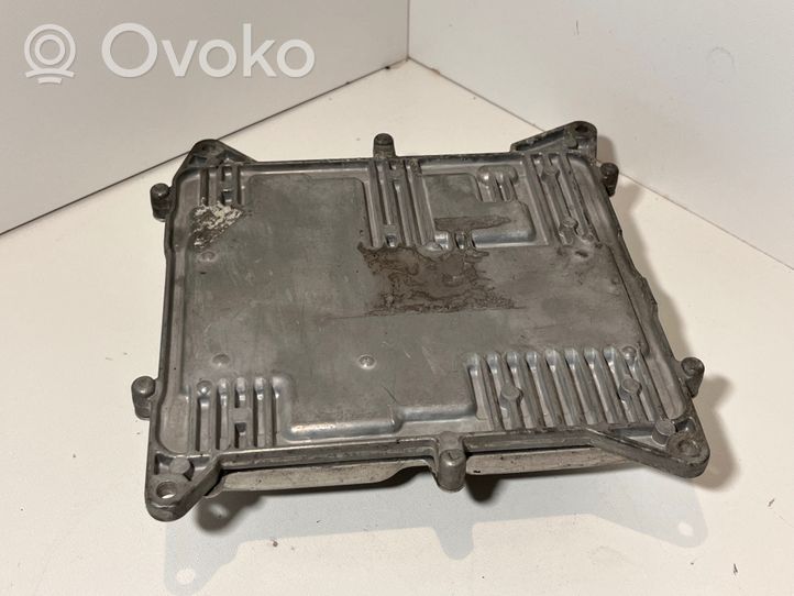 BMW 3 F30 F35 F31 Dzinēja vadības bloks 8604210