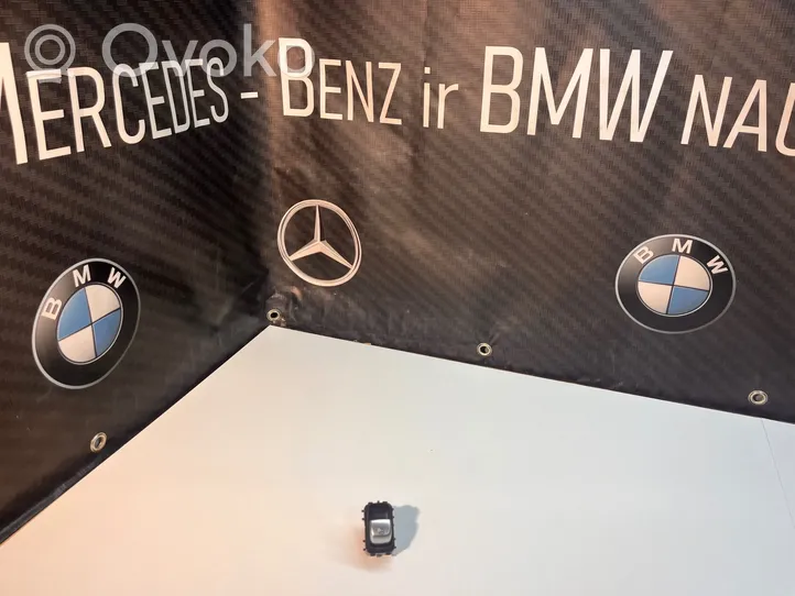 Mercedes-Benz E W213 Muut kytkimet/nupit/vaihtimet A2139055503