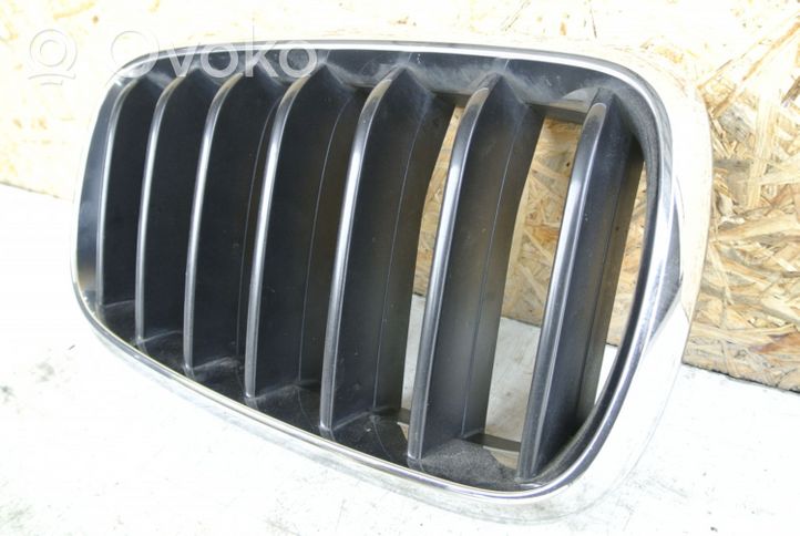 BMW X5 F15 Grille calandre supérieure de pare-chocs avant 7316076