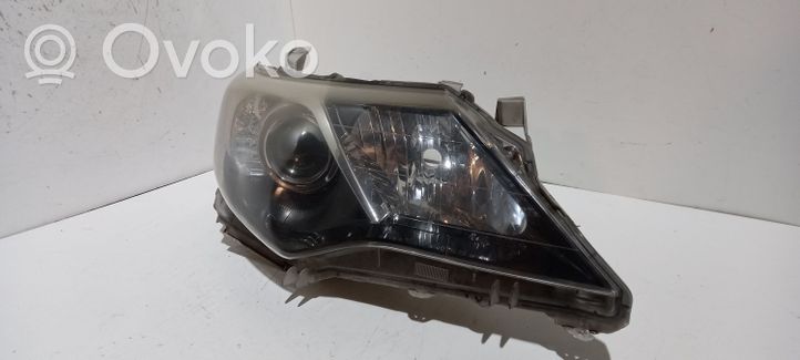 Toyota Camry Lampa przednia 