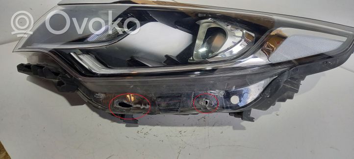 KIA Optima Lampa przednia 92101D4520