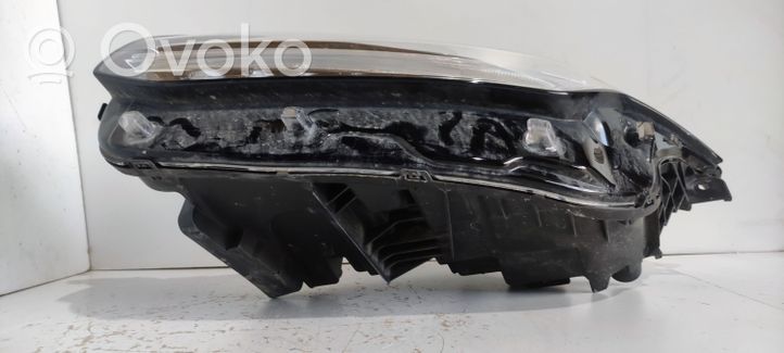 Volvo XC90 Lampa przednia 32228688