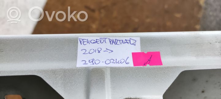 Peugeot Partner III Błotnik przedni 