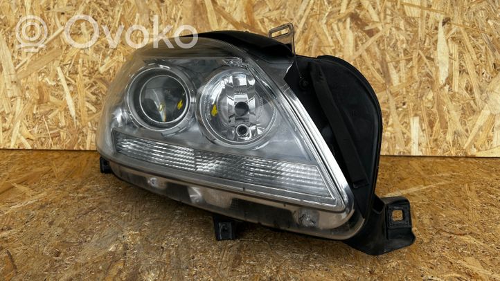 Mercedes-Benz ML W166 Lampa przednia A1668208461