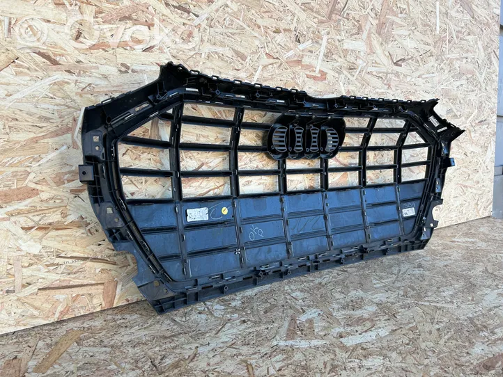 Audi Q5 SQ5 Maskownica / Grill / Atrapa górna chłodnicy 80A853651