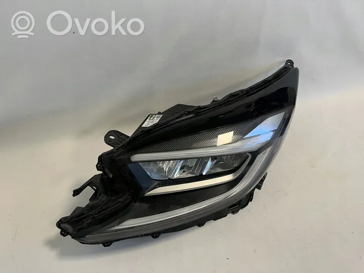 Toyota Aygo AB10 Lampa przednia 