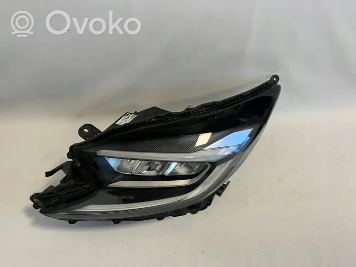 Toyota Aygo AB10 Lampa przednia 