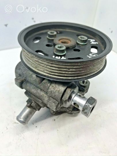 Audi A4 S4 B7 8E 8H Ohjaustehostimen pumppu 8EO145155N