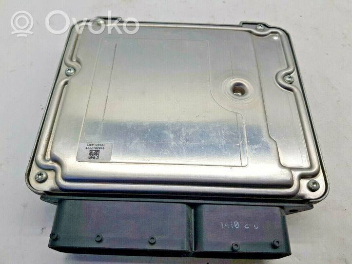 Opel Astra J Блок управления двигателем ECU 0281017453