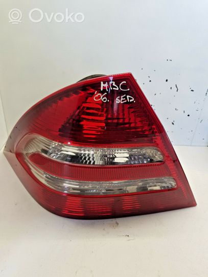 Mercedes-Benz C AMG W203 Lampa tylna 2038201964L