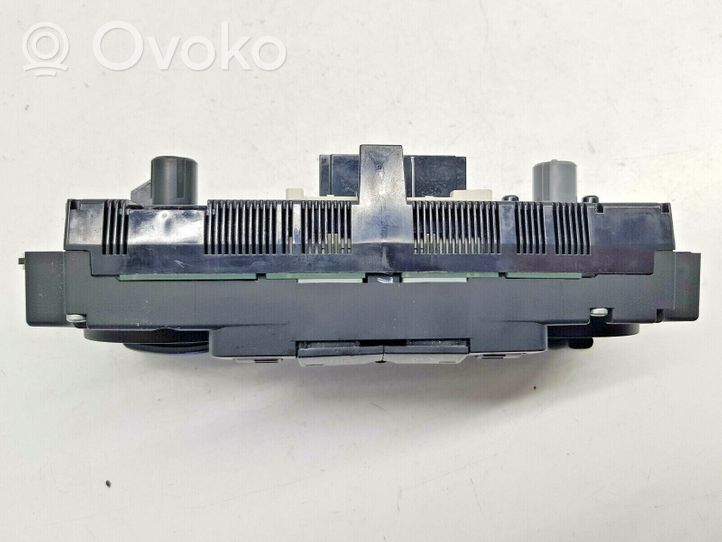 Volkswagen Golf V Panel klimatyzacji 1K0820047GA