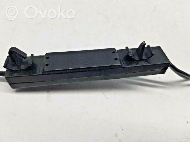 Mercedes-Benz C AMG W203 Aerial antenna amplifier A2038209489