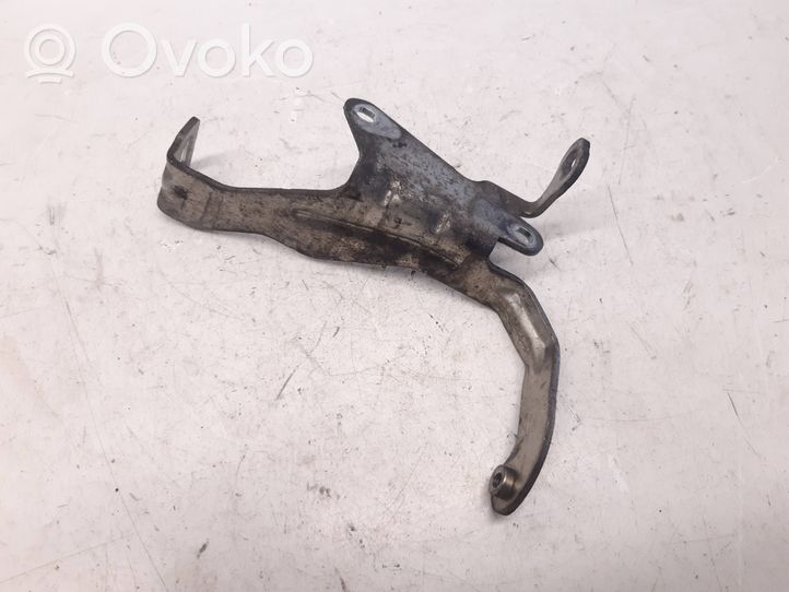 Ford Focus EGR-venttiilin/lauhduttimen kiinnike 31358502