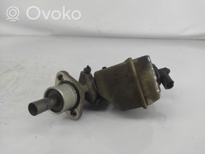 Renault Clio II Clutch master cylinder 