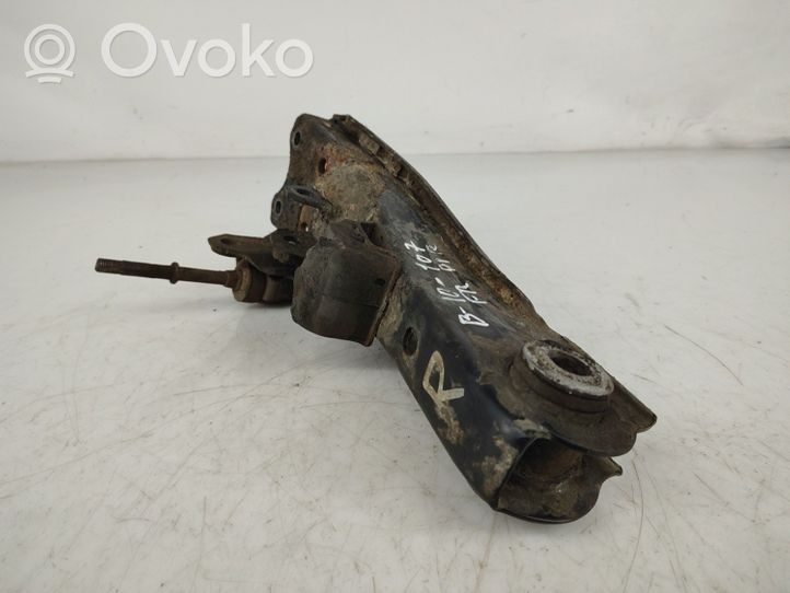 Toyota Hiace (H50, H60, H70) Triangle bras de suspension inférieur avant 