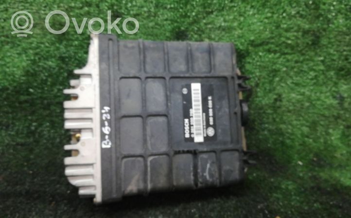 Volkswagen Golf III Calculateur moteur ECU 