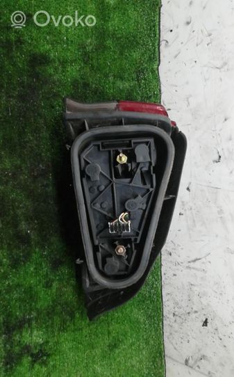 Peugeot 106 Lampy tylnej klapy bagażnika 