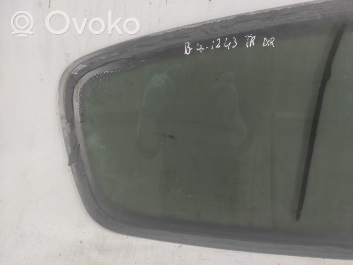 Renault Twingo II Rear door window glass 