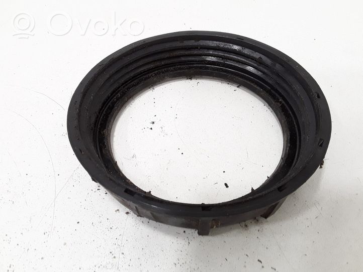 Volkswagen PASSAT B5 Anello/dado di bloccaggio della vite della pompa del carburante nel serbatoio 321201375A