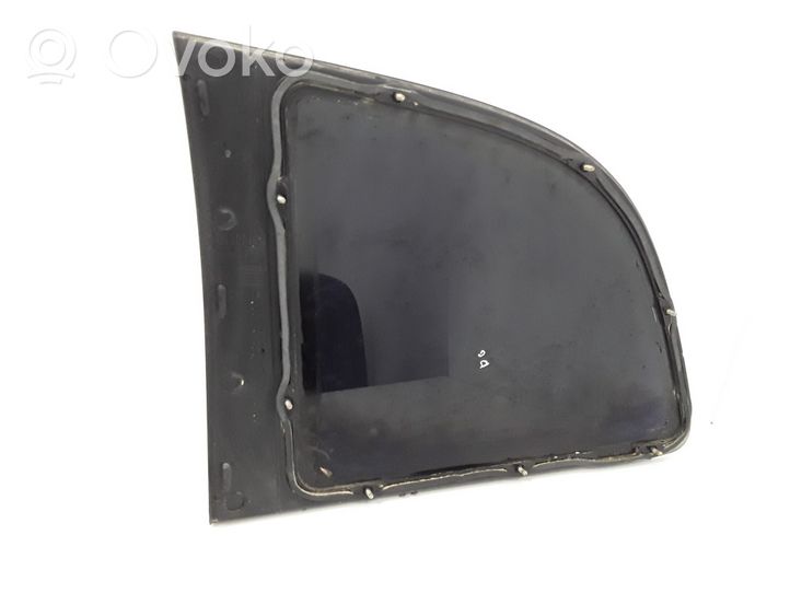 Opel Zafira A Rear side window/glass 90579312