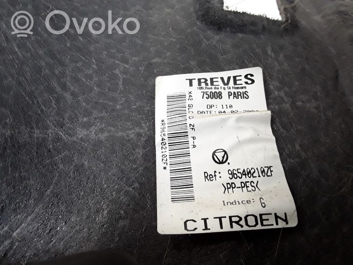 Citroen C5 Tavaratilan sivuverhoilu 