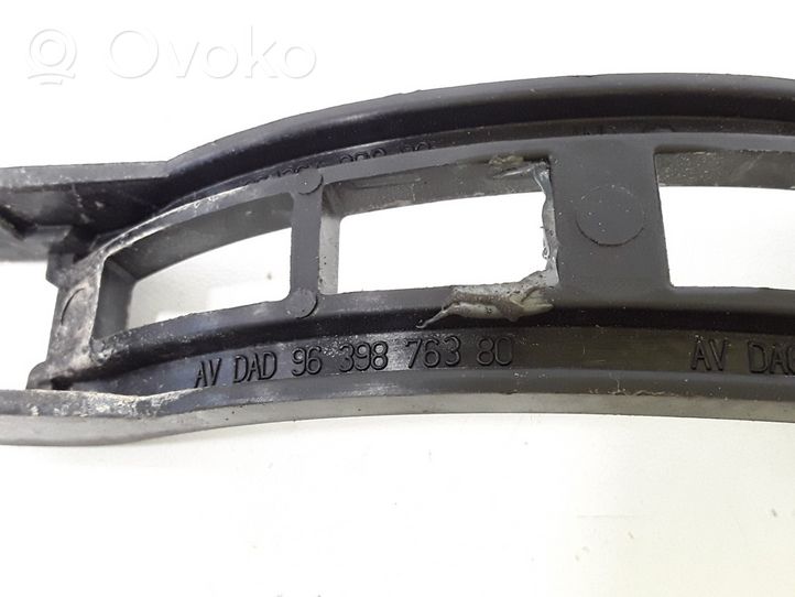 Peugeot 307 Support poignée extérieur de porte avant 9639876380