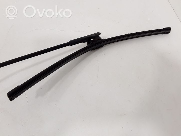 Volkswagen Golf V Windshield/front glass wiper blade 