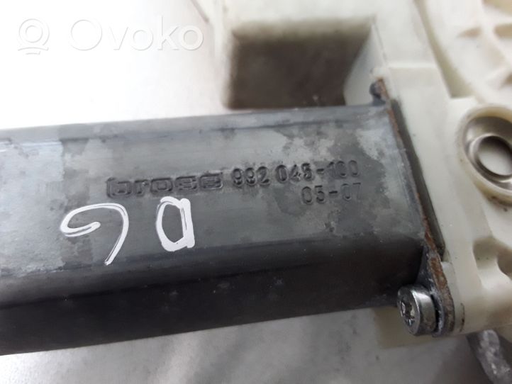 Toyota Corolla E120 E130 Elektryczny podnośnik szyby drzwi tylnych 992045100