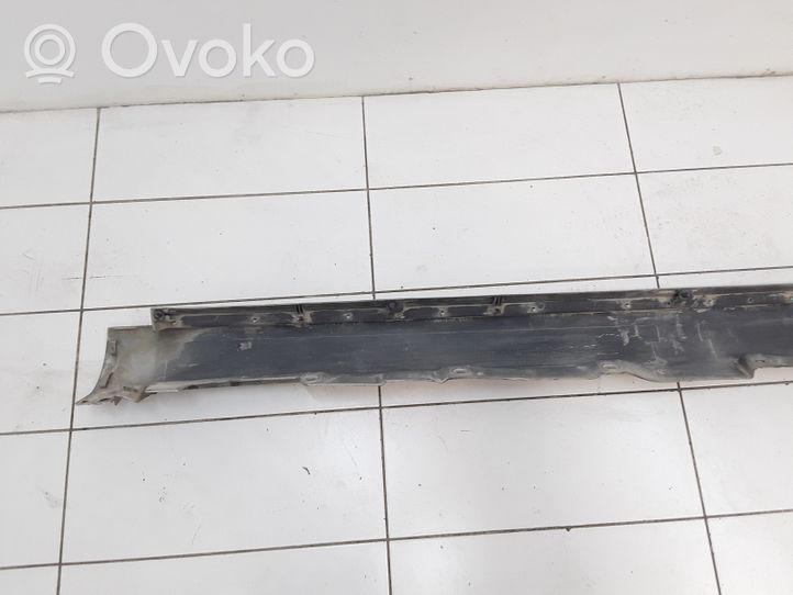 Toyota Avensis T250 Rivestimento anteriore minigonna laterale 