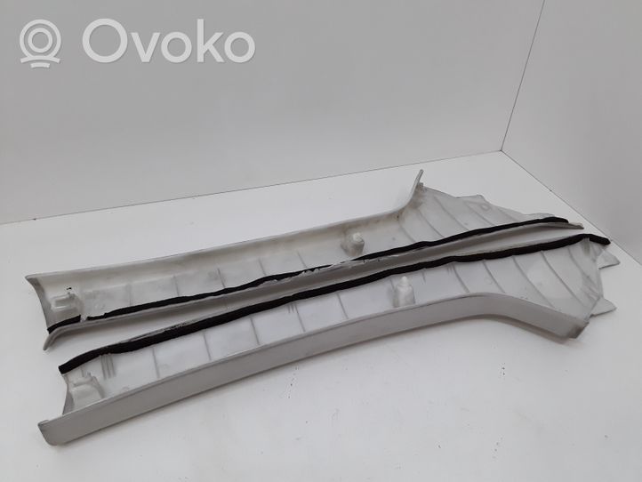 Toyota Corolla Verso E121 Rivestimento montante (A) 