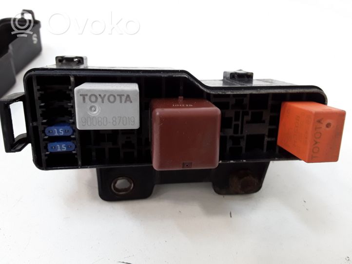 Toyota Avensis T250 Releen moduulikiinnike 