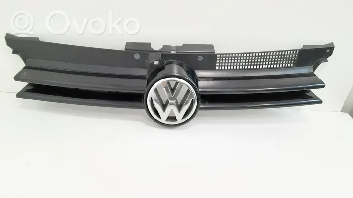 Volkswagen Golf IV Etupuskurin ylempi jäähdytinsäleikkö 1J0853655F