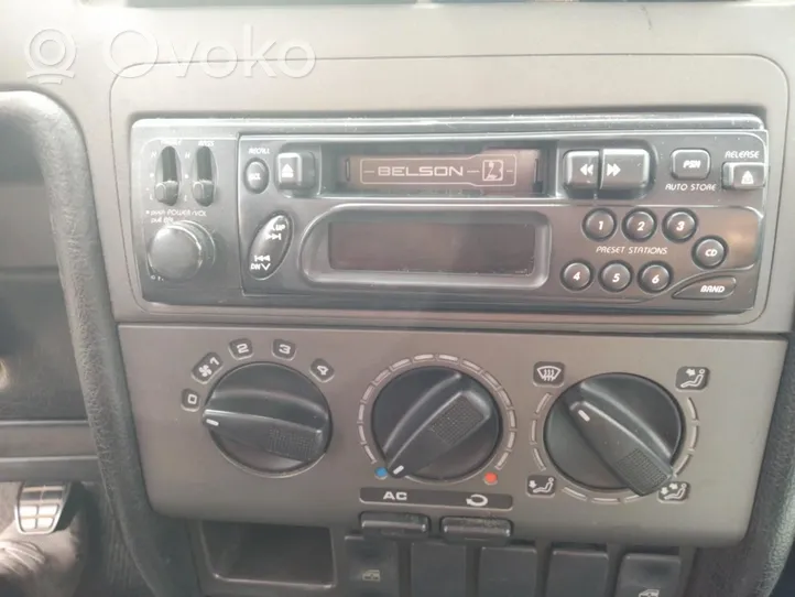 Seat Toledo I (1L) Unidad delantera de radio/CD/DVD/GPS 