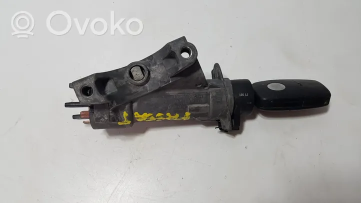 Volkswagen PASSAT Ignition lock 4B0905851A