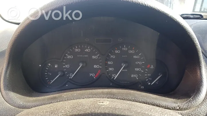 Peugeot 206+ Licznik / Prędkościomierz 