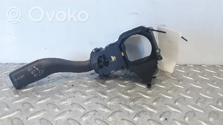 Seat Exeo (3R) Suuntavilkun vipu 4E0953513K