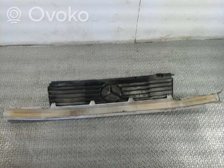 Mercedes-Benz 100 W631 Front grill 