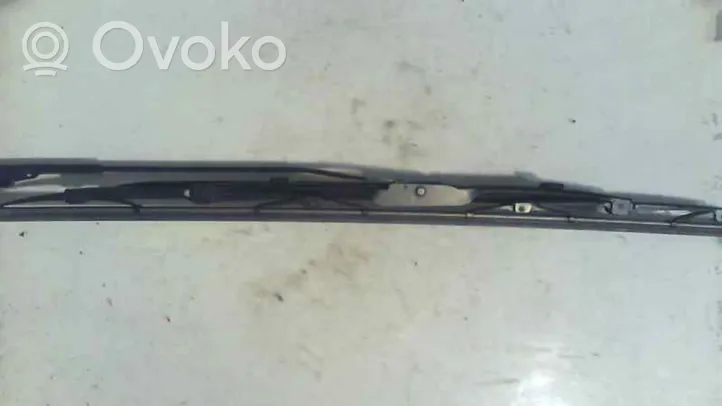 Hyundai Elantra Front wiper blade arm 