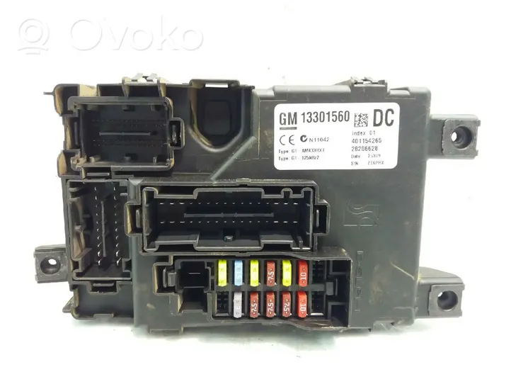 Opel Corsa D Module de fusibles 13301560